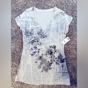 NWT Women’s XS Express Graphic Rhinestone T-Shirt